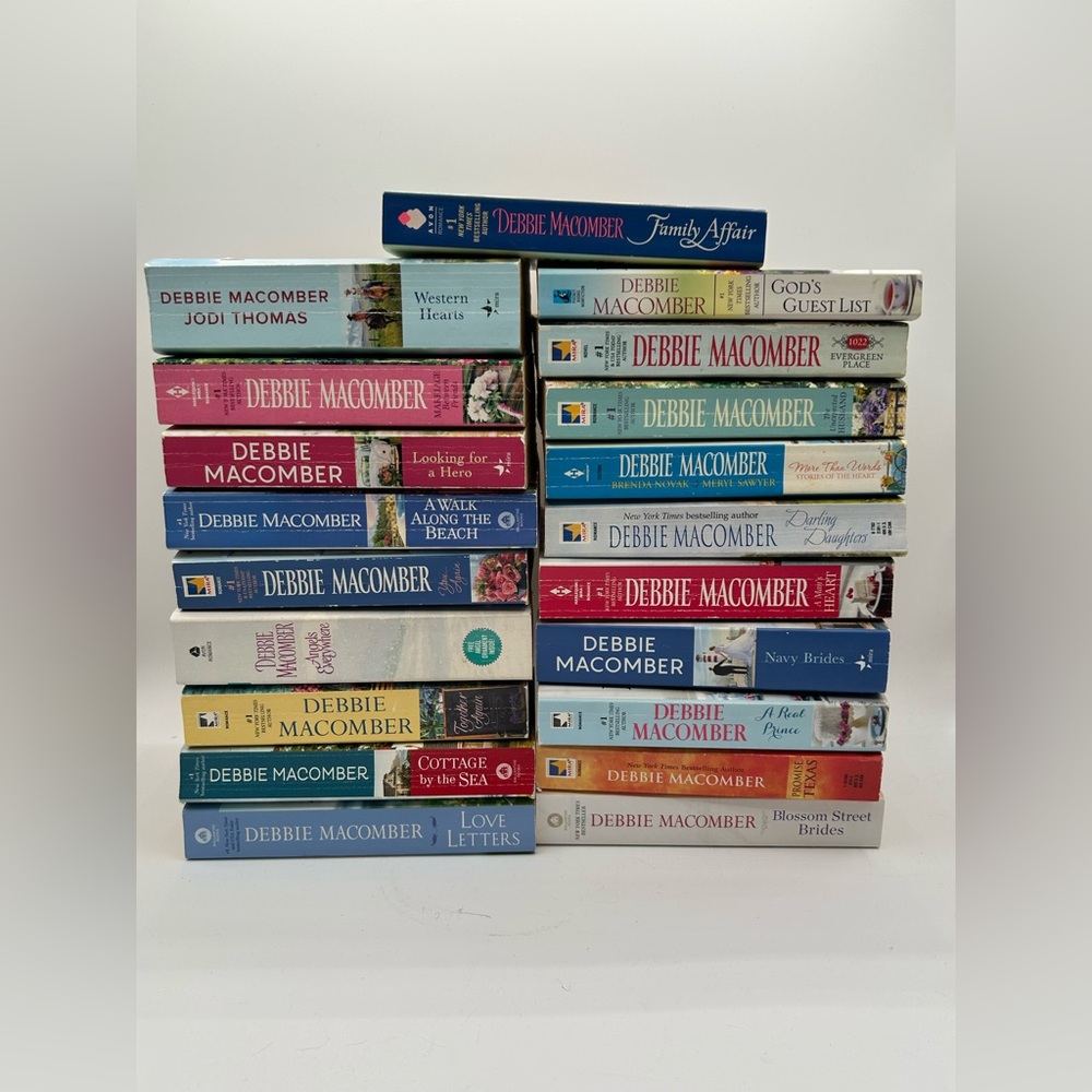 Debbie Macomber Series Mix PB Lot of 20